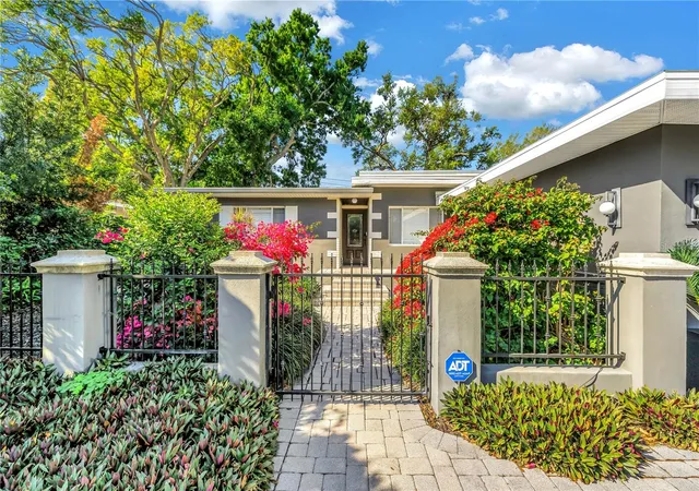 Photo 3 of Single family home for sale at 209 Bandera Way Ne, Saint Petersburg, FL 33704 | MLS# TB8492037 | Listing updated on 2026-08-19
