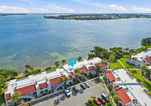 2nd image of 1801 Gulf Dr N, BRADENTON BEACH, FL 34217