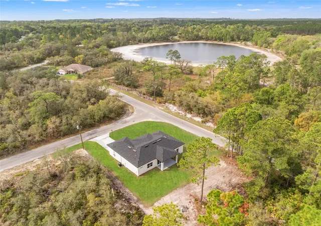 4th image of 33 Fisher Pl, Ocklawaha, FL 32179 | MLS# O6394827