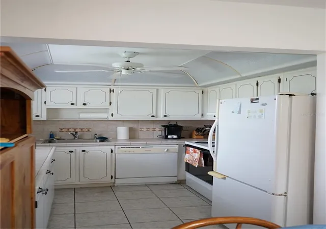5th image of 101 Cambridge Trl #205, Sun City Center, FL 33573 | MLS# TB8492075