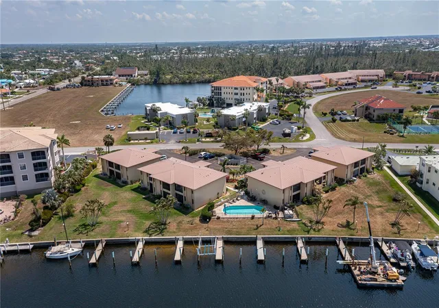 4th image of 3221 White Ibis Ct #D2, Punta Gorda, FL 33950 | MLS# C7524123