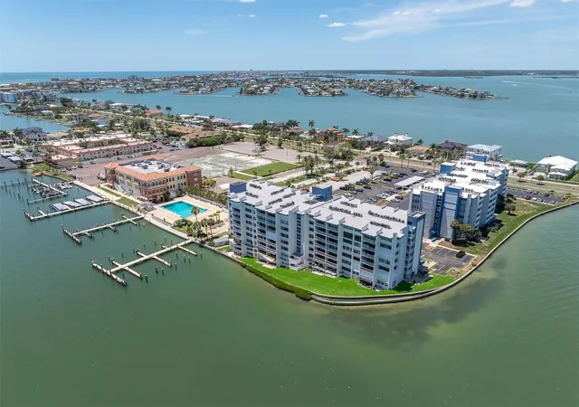 Homes for sale in Treasure Island, FL | 450 Treasure Island Cswy #102, Treasure Island, FL 33706 | MLS# TB8492122