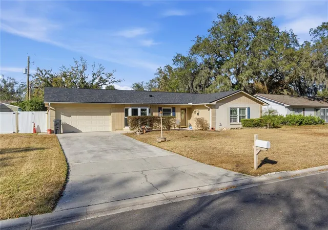 Photo 2 of Single family home for sale at 308 Ellen Way, Brandon, FL 33510 | MLS# TB8492126 | Listing updated on 2026-10-17