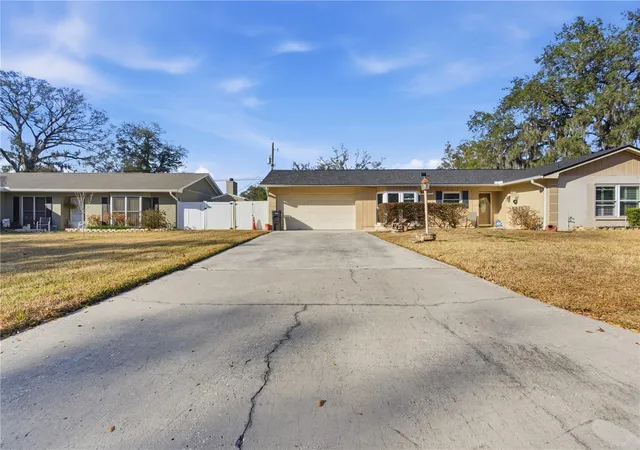 Photo 3 of Single family home for sale at 308 Ellen Way, Brandon, FL 33510 | MLS# TB8492126 | Listing updated on 2026-10-17