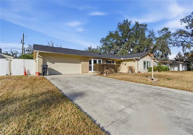 Photo 3 of Single family home for sale at 308 Ellen Way, Brandon, FL 33510 | MLS# TB8492126 | Listing updated on 2026-10-17