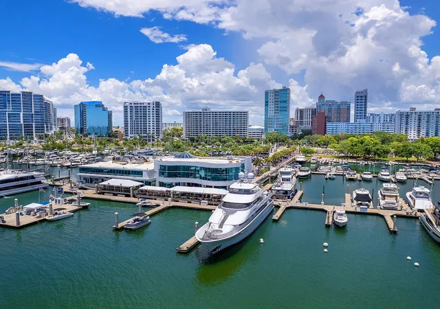 2nd image of 1255 N Gulfstream Ave, SARASOTA, FL 34236