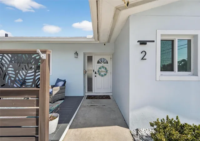2nd image of 2 79th St S, Saint Petersburg, FL 33707 | MLS# TB8492182