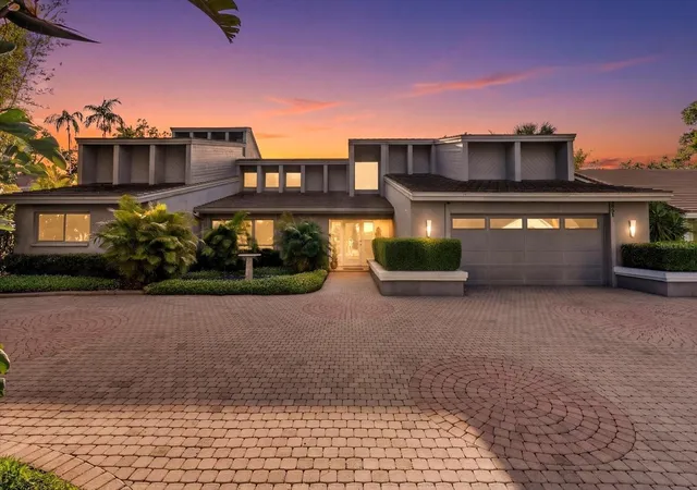Photo 1 of Single family home for sale at 4891 Peregrine Point E, Sarasota, FL 34231 | MLS# A4688143 | Listing updated on 2026-09-28