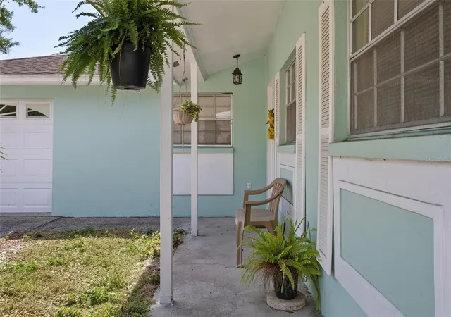 Photo 3 of Single family home for sale at 502 Avocado Cir, Brandon, FL 33510 | MLS# TB8492194 | Listing updated on 2026-10-22
