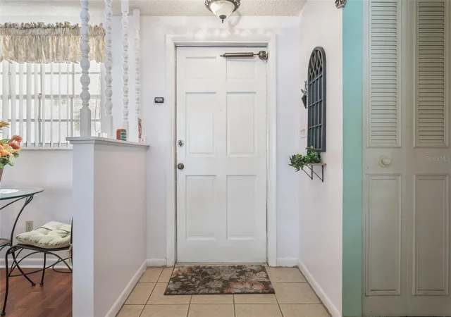 Photo 4 of Single family home for sale at 502 Avocado Cir, Brandon, FL 33510 | MLS# TB8492194 | Listing updated on 2026-10-22