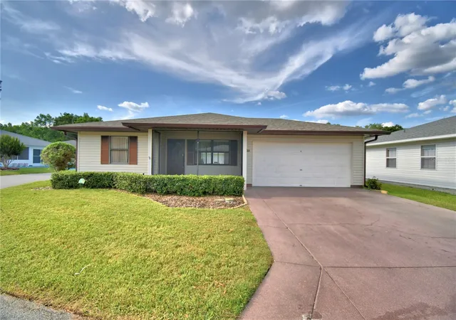 Photo 2 of Single family home for sale at 4828 Squire Holw Dr, Lakeland, FL 33811 | MLS# L4960713 | Listing updated on 2026-10-22