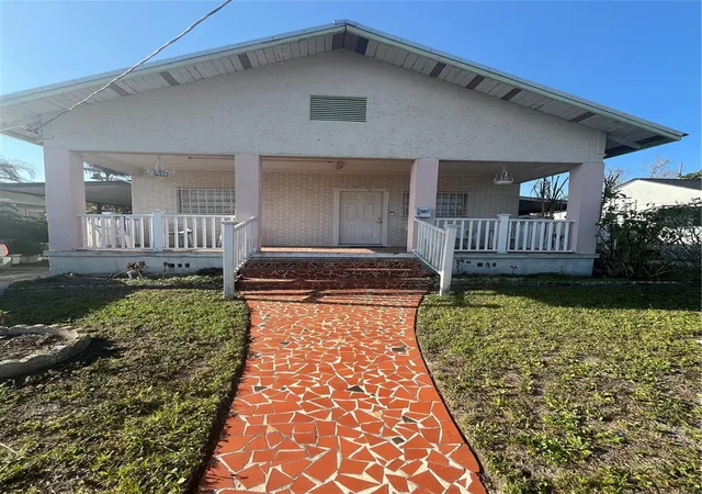 Single family home for sale at 2405 Corrine St, TAMPA, FL 33605 | MLS# TB8492206