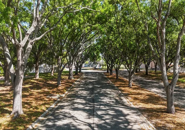 3rd image of 4210 Ironwood Cir, Bradenton, FL 34209