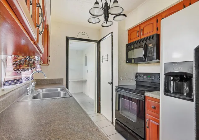 3rd image of 800 Orange Grove Dr, Altamonte Springs, FL 32701 | MLS# O6394978