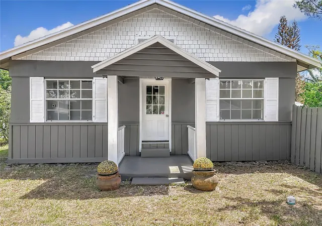 Photo 2 of Single family home for sale at 265 Newcomb St, New Smyrna Beach, FL 32168 | MLS# V4948232 | Listing updated on 2026-10-07