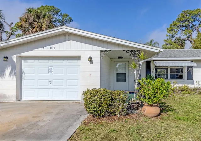 Photo 3 of Single family home for sale at 3180 Fallow Rd, Venice, FL 34293 | MLS# N6143671 | Listing updated on 2026-09-30
