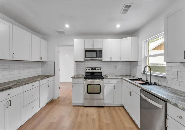 3rd image of 3781 N Hiawatha Ter, Crystal River, FL 34428 | MLS# L4960718