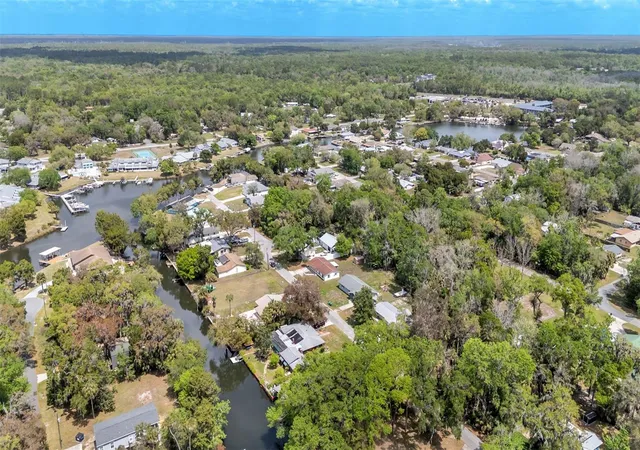 4th image of 3781 N Hiawatha Ter, Crystal River, FL 34428 | MLS# L4960718