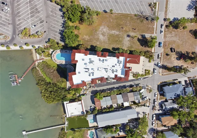 Homes for sale in Clearwater, FL | 700 N Osceola Ave #305, Clearwater, FL 33755 | MLS# TB8492293