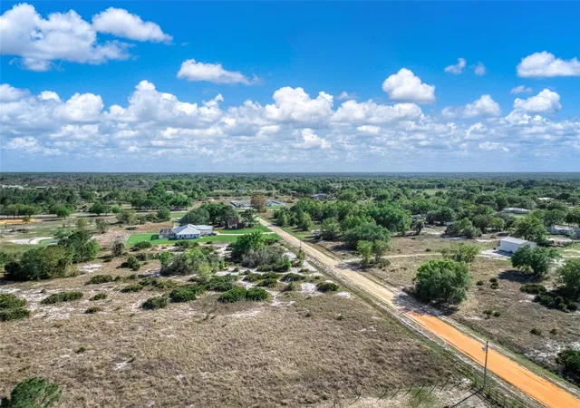 10th image of 523 S Dickey Rd, Avon Park, FL 33825 | MLS# O6395032