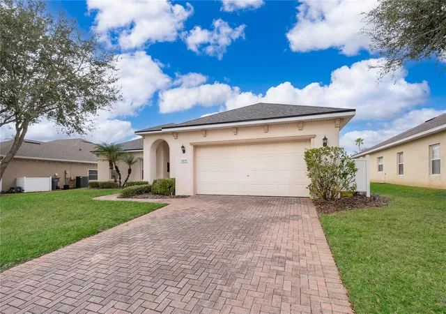 Photo 2 of Single family home for sale at 569 Burford Cir, Davenport, FL 33896 | MLS# S5146858 | Listing updated on 2026-07-28