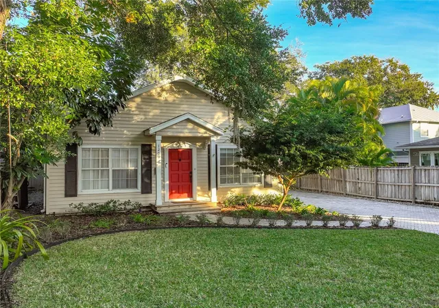 Homes for sale in Orlando, FL | 1209 Clouser Ave, Orlando, FL 32804 | MLS# O6395071