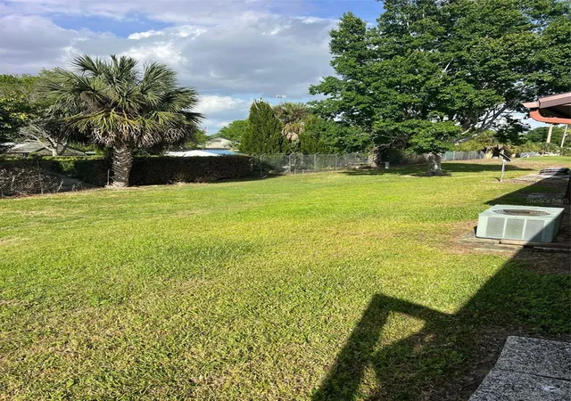 2nd image of 12449 Orangewood Cir, TAVARES, FL 32778