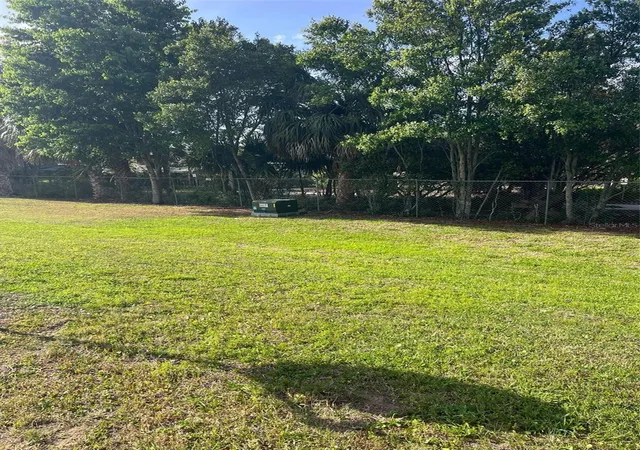 18th image of 12449 Orangewood Cir #17, Tavares, FL 32778 | MLS# O6395077