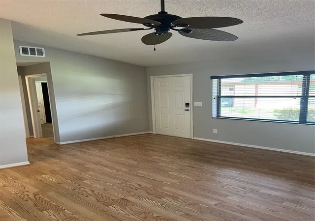 2nd image of 12449 Orangewood Cir #17, Tavares, FL 32778 | MLS# O6395077