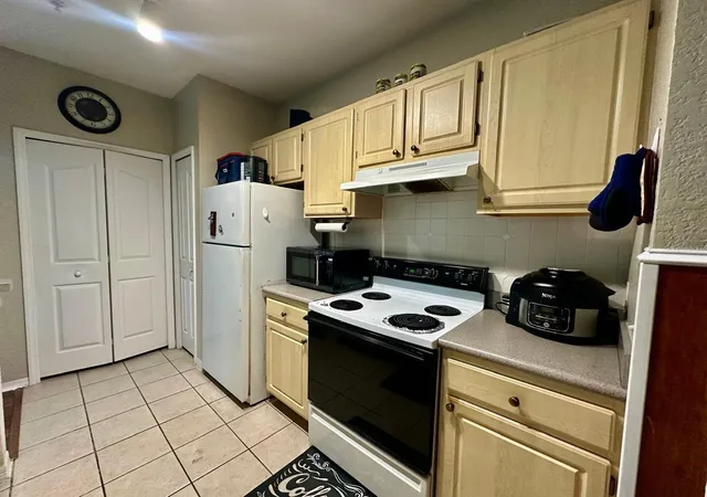 Photo 3 of Condo for sale at 2718 Maitland Xing Way #207, Orlando, FL 32810 | MLS# O6395081 | Listing updated on 2026-08-11