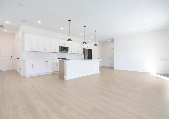 Photo 3 of Single family home for sale at 469 Marion Oaks Ln, Ocala, FL 34473 | MLS# O6395085 | Listing updated on 2026-08-12