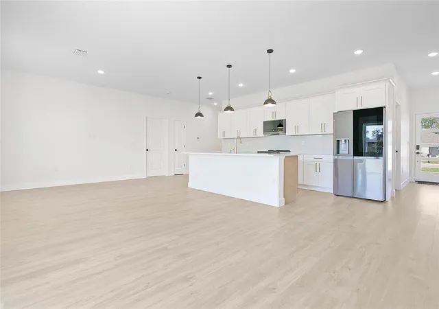 Photo 4 of Single family home for sale at 469 Marion Oaks Ln, Ocala, FL 34473 | MLS# O6395085 | Listing updated on 2026-08-12
