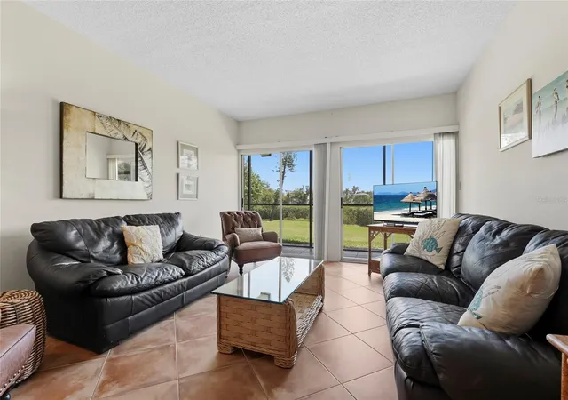 Homes for sale in Longboat Key, FL | 3240 Gulf Of Mexico Dr, Longboat Key, FL 34228