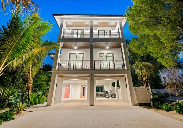 1st image of 209 Garfield Dr, Sarasota, FL 34236 | MLS# A4688244