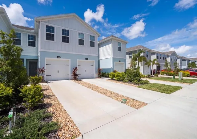 Photo 2 of Townhouse for sale at 4660 Old Blush St, Bradenton, FL 34211 | MLS# TB8492469 | Listing updated on 2026-09-24