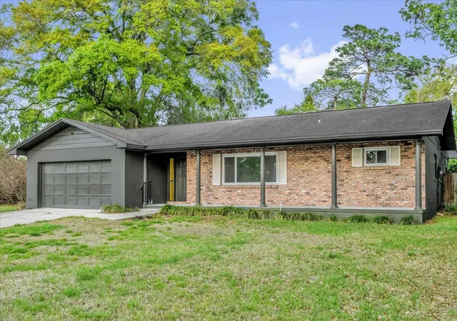Photo 3 of Single family home for sale at 2 Hudson Cvs, Longwood, FL 32750 | MLS# O6395131 | Listing updated on 2026-09-20