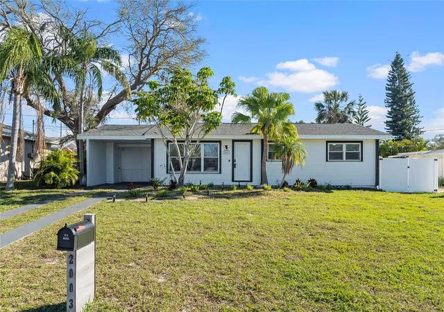 Photo 1 of Single family home for sale at 2003 6th Place Sw, Largo, FL 33770 | MLS# TB8492470 | Listing updated on 2026-08-15