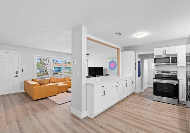 Photo 2 of Single family home for sale at 2003 6th Place Sw, Largo, FL 33770 | MLS# TB8492470 | Listing updated on 2026-08-15