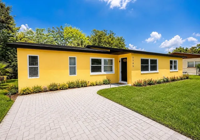 2nd image of 2105 9th St Ne, Winter Haven, FL 33881 | MLS# O6395140