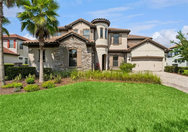 Photo 2 of Mansion for sale at 5205 Waterside Vista Ln, Saint Cloud, FL 34771 | MLS# O6395151 | Listing updated on 2026-09-29