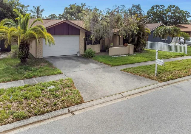 Photo 3 of Single family home for sale at 107 Country Villas Dr, Safety Harbor, FL 34695 | MLS# TB8492502 | Listing updated on 2026-06-18