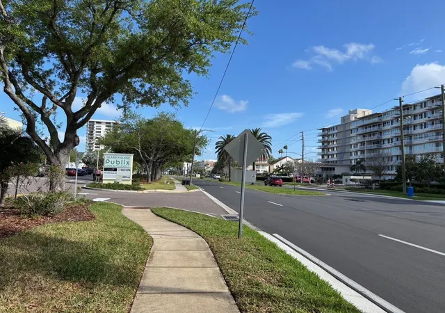 2nd image of 121 Island Wy, CLEARWATER BEACH, FL 33767