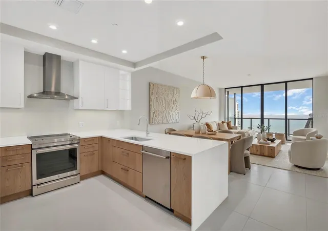 Photo 4 of Condominium at 275 1st Avenue S #3704, Saint Petersburg, FL 33701 | MLS# TB8492549 |  | Sold on 2026-05-21