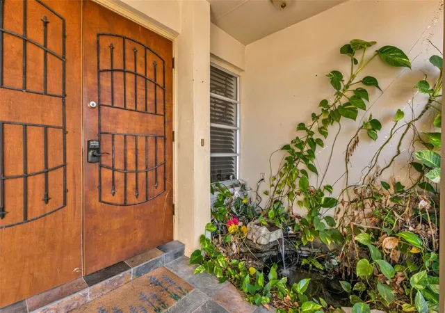 Photo 3 of Single family home for sale at 18 Annapolis Ln, Rotonda West, FL 33947 | MLS# C7524184 | Listing updated on 2026-09-17