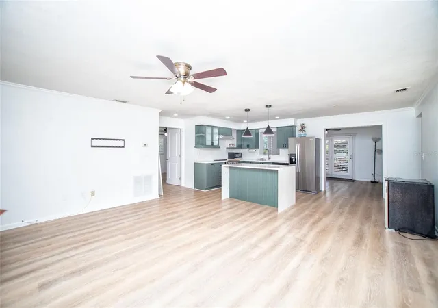 Photo 3 of Single family home for sale at 989 8th Avenue Ne, Largo, FL 33770 | MLS# TB8492579 | Listing updated on 2026-09-26