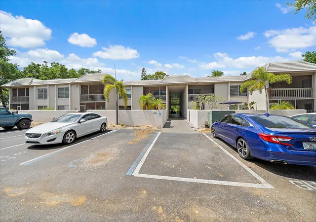 34th image of 3360 S Osprey Ave #104B, Sarasota, FL 34239 | MLS# A4688292