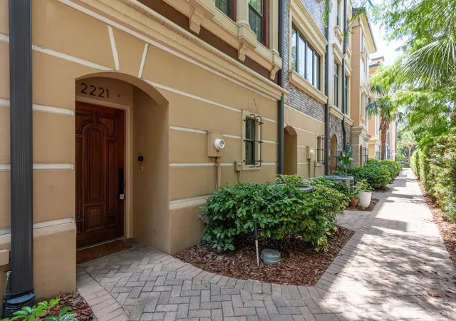 Townhouse for sale at 2221 Soho Bay Ct, TAMPA, FL 33606 | MLS# TB8492583