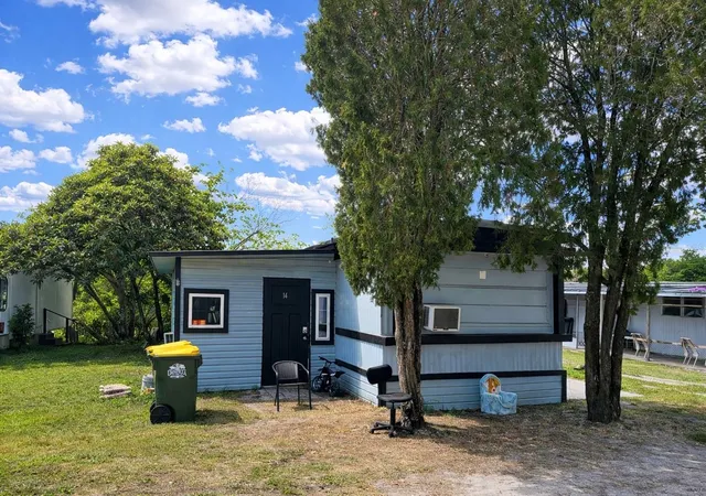 Manufactured home for sale at 30 Wafford St, UMATILLA, FL 32784 | MLS# O6395218