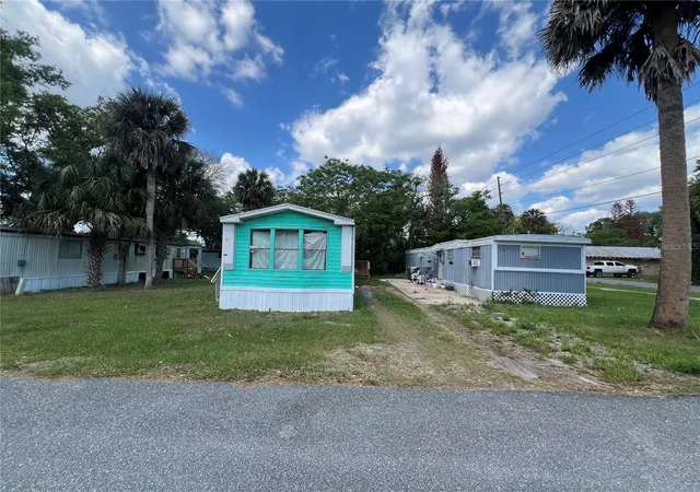 Photo 1 of Manufactured home for sale at 30 Wafford St, Umatilla, FL 32784 | MLS# O6395218 | Listing updated on 2026-04-06