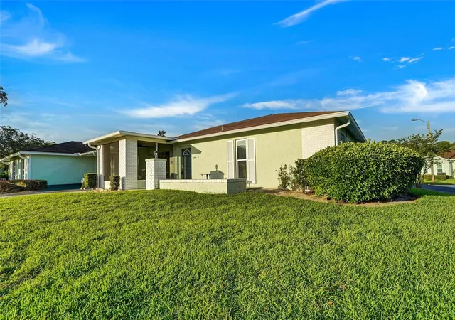 5th image of 11340 Dollar Lake Dr #2, Port Richey, FL 34668 | MLS# W7884402